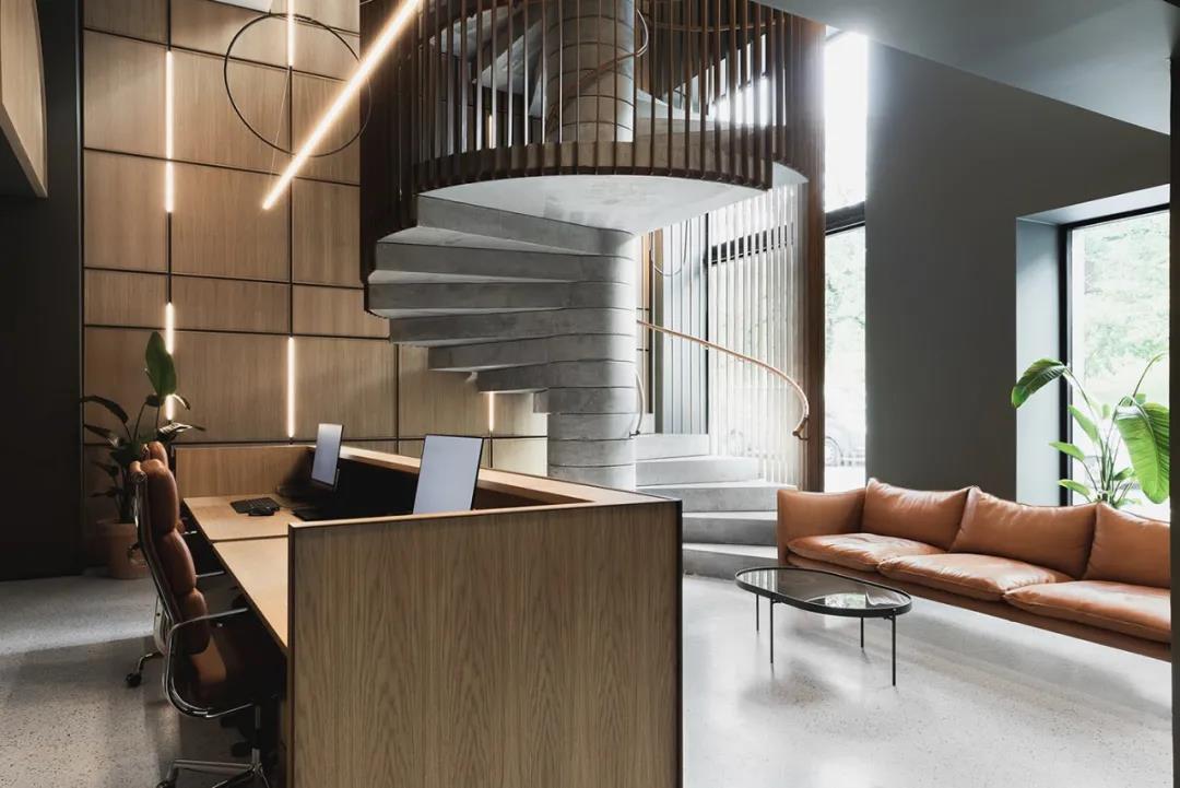 现代工业风的loft办公室设计